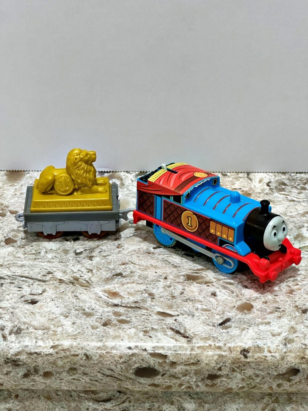 Thomas & Friends Armored Thomas Motorized Train 2013 with Lion Car 2017 WORKS